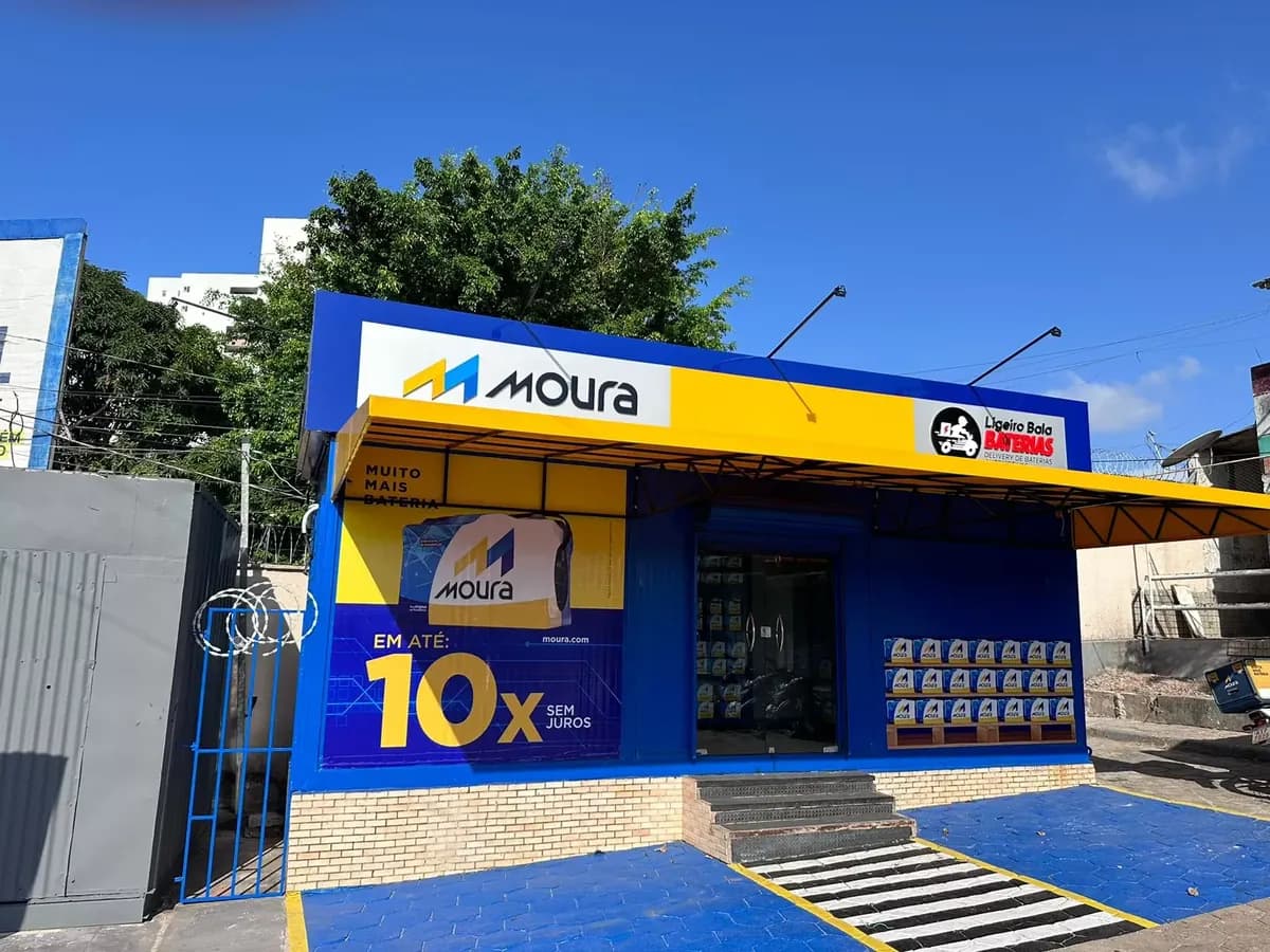 Fachada da Ligeiro Bala Baterias, loja Moura no Olho d'Água, São Luís